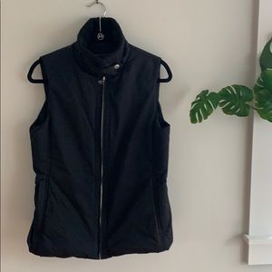 Banana Republic black nylon puffer vest